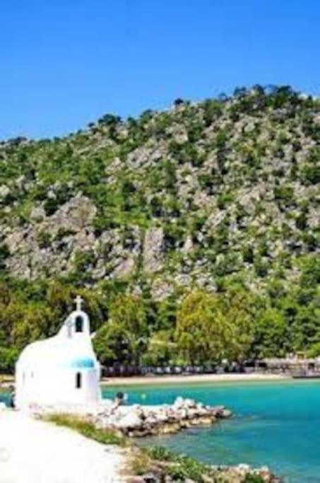 House By The Sea At Skaloma, Loutraki Villa Limni Vouliagmenis Exterior foto